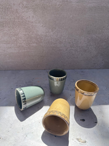 نیم ماگ سرامیکی دستساز لبه طرحدار